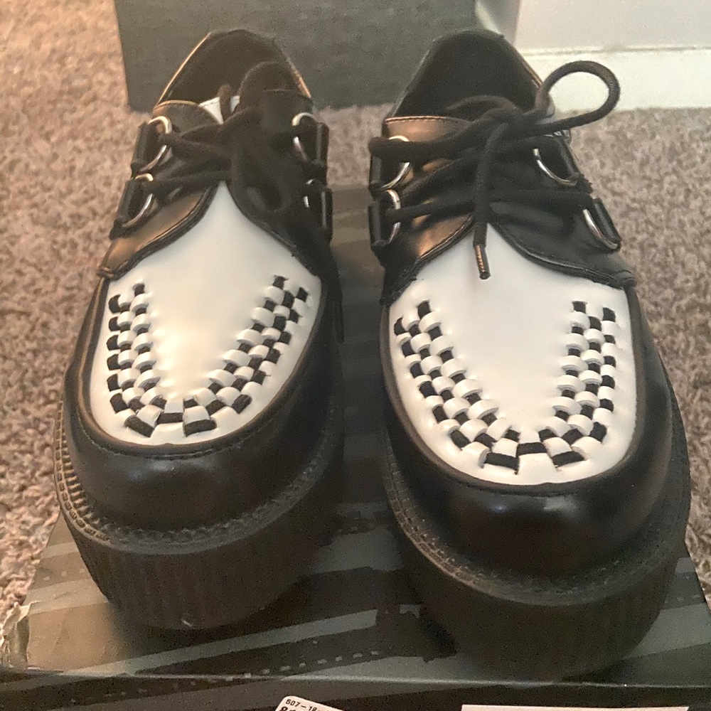 Black & White T.U.K. Viva Mondo Creepers Size 7 US Men/Size 9 US Women